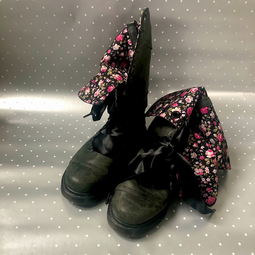 Dr. Marten’s Lace up Floral Boots